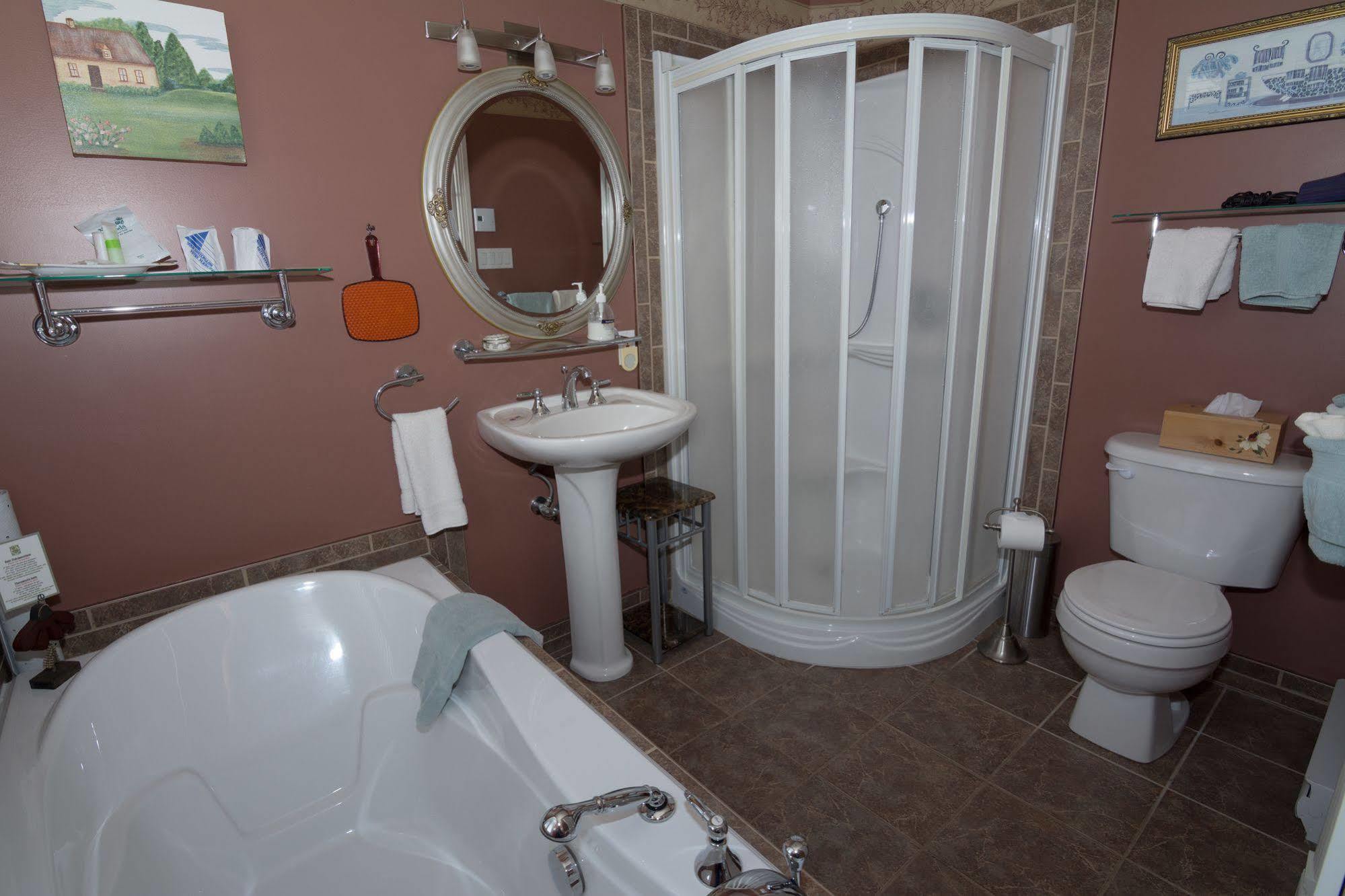 Au Nidaigle Bed & Breakfast Saint-Basile Екстериор снимка