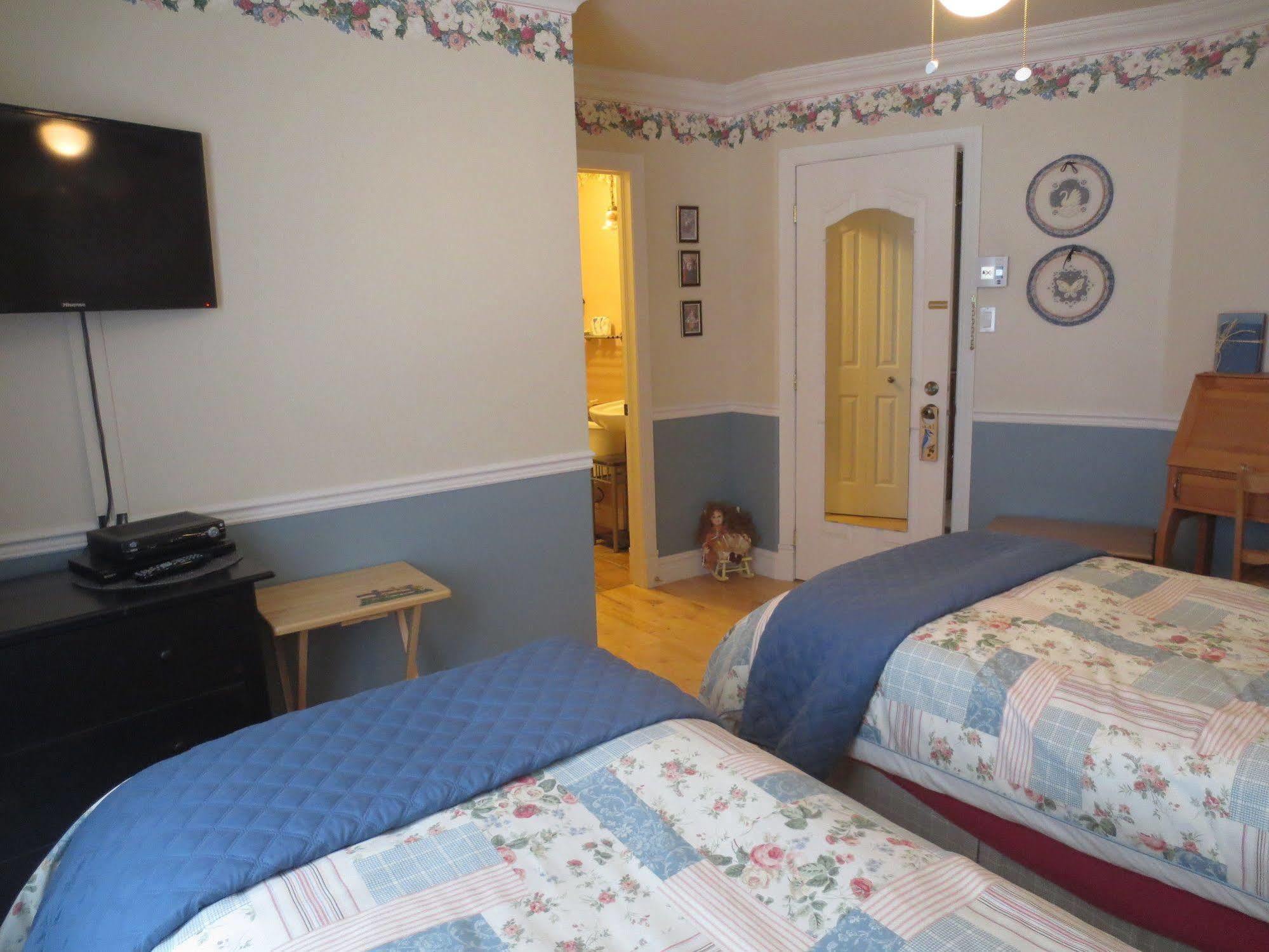 Au Nidaigle Bed & Breakfast Saint-Basile Екстериор снимка