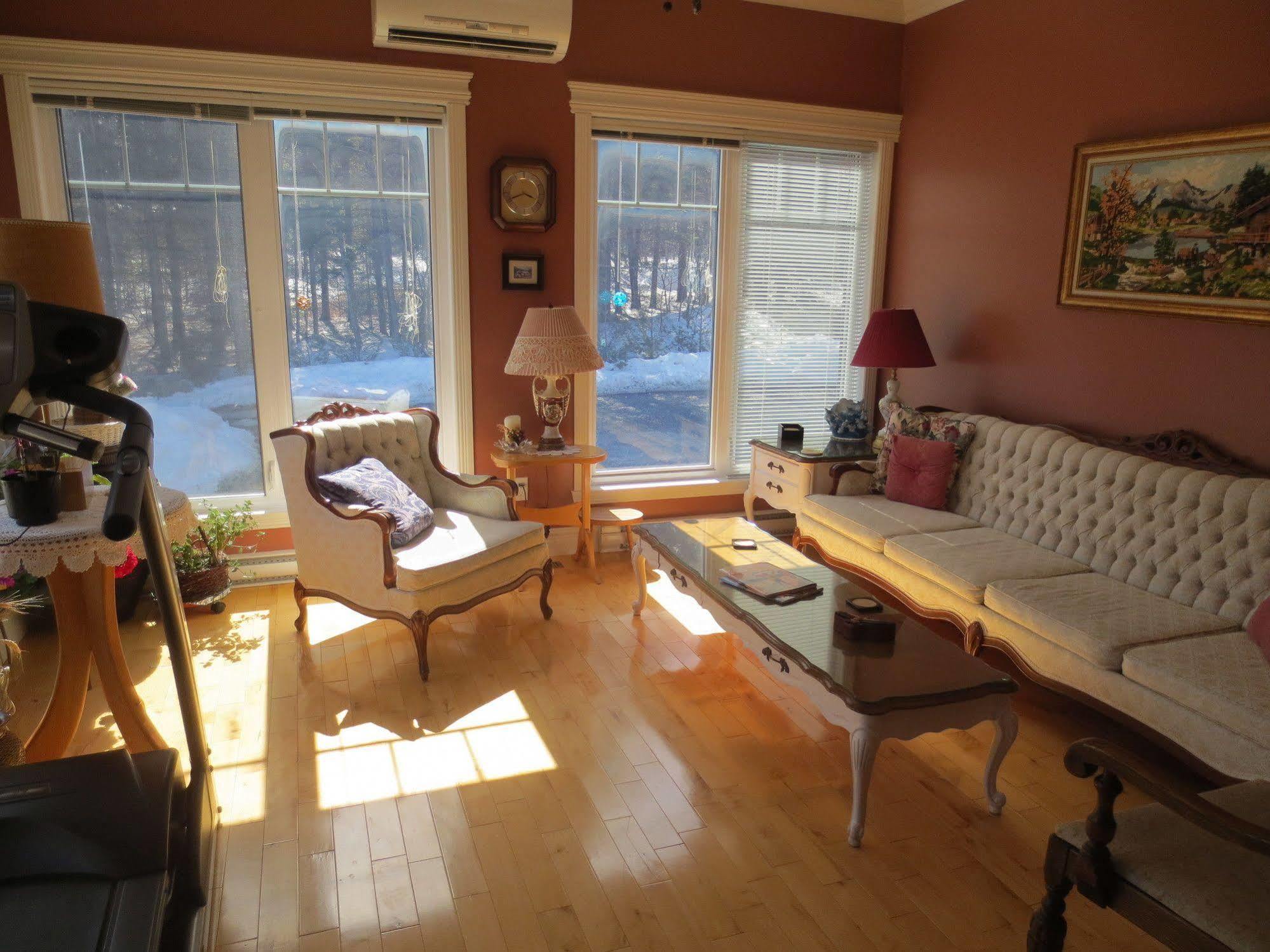 Au Nidaigle Bed & Breakfast Saint-Basile Екстериор снимка