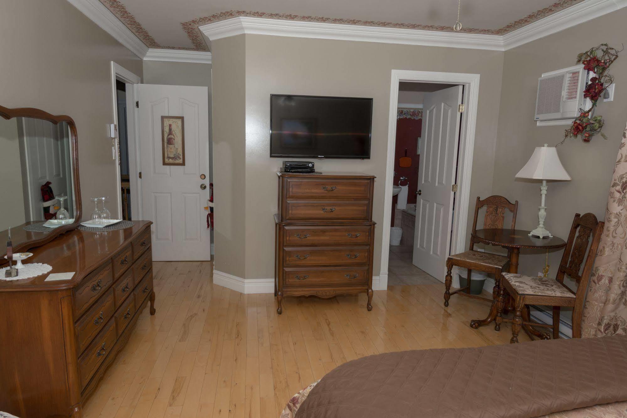 Au Nidaigle Bed & Breakfast Saint-Basile Екстериор снимка