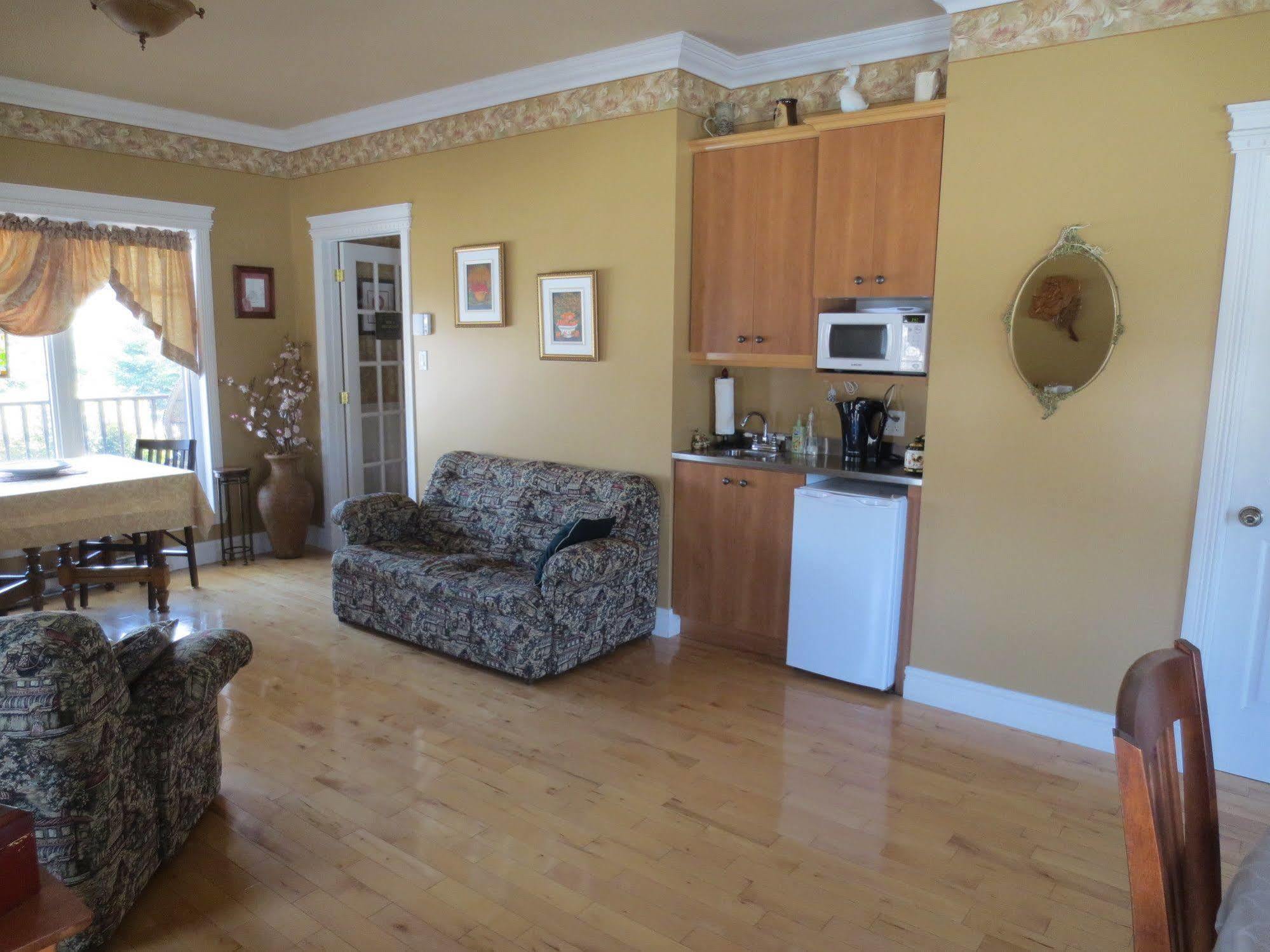 Au Nidaigle Bed & Breakfast Saint-Basile Екстериор снимка